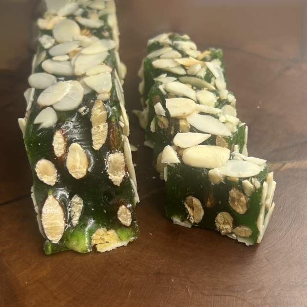 Halqoom Kiwi and Roasted Almonds